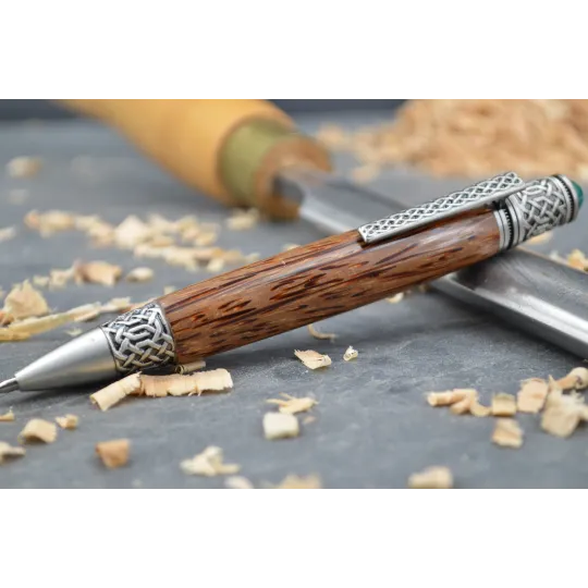 Merlin Wood Pen in Red Palm Red palm wood - Au Bois Enchanté