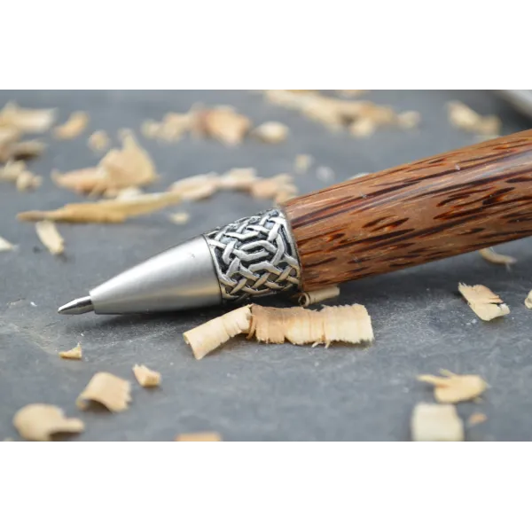 Merlin Wood Pen in Red Palm Red palm wood - Au Bois Enchanté