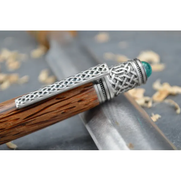 Stylo bois Merlin en palmier rouge Bois de palmier rouge - Au Bois Enchanté
